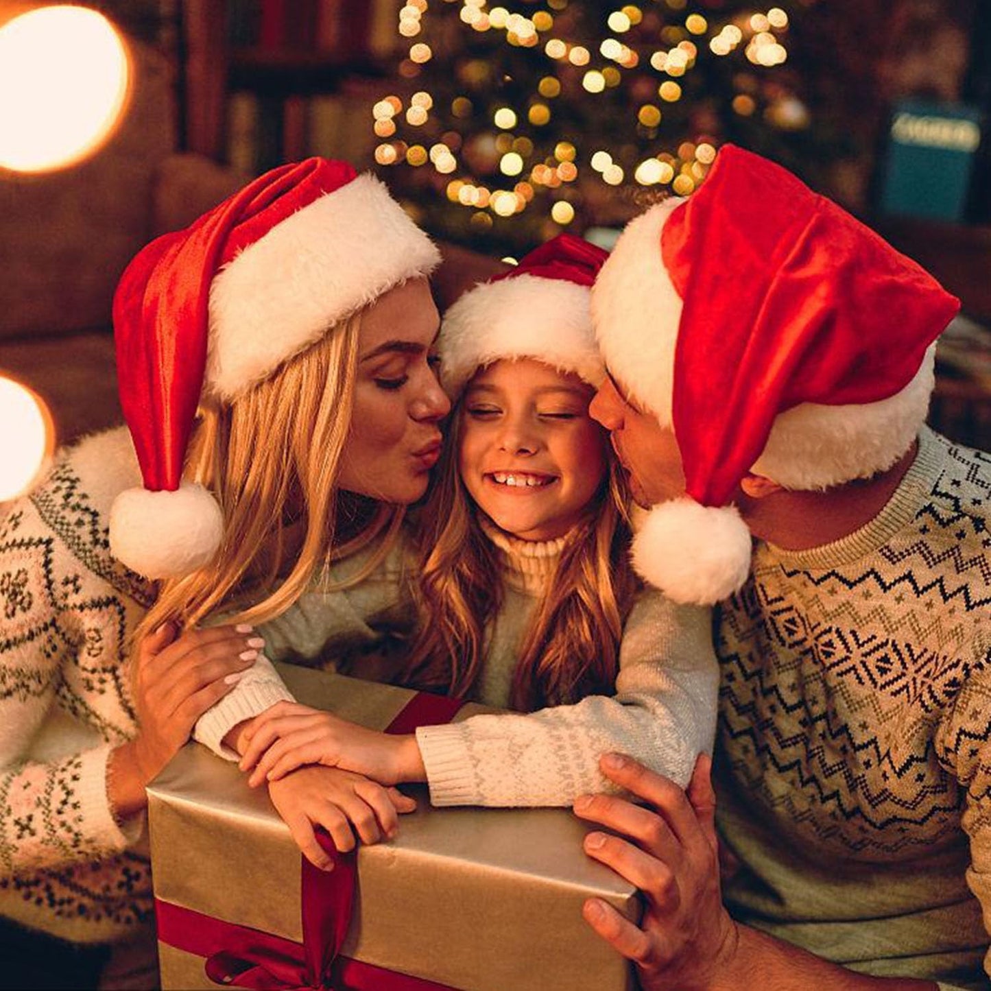 Christmas Magnetic Chess Game with Magnet, Magnetic Chess Game, Travel Chess Magnetic, Magnetic Chess Board, Puzzle Checkers Game for Camping, Family Reunions, Party Games (40 Magnets)